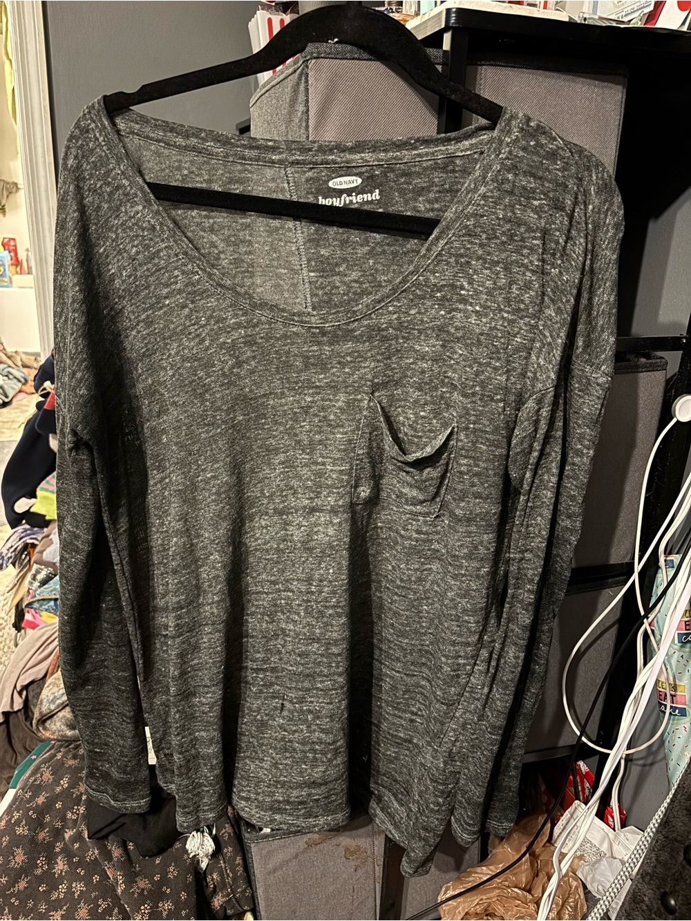 Old Navy Charcoal Heather Long Sleeve Scoop Neck Pocket Tee
